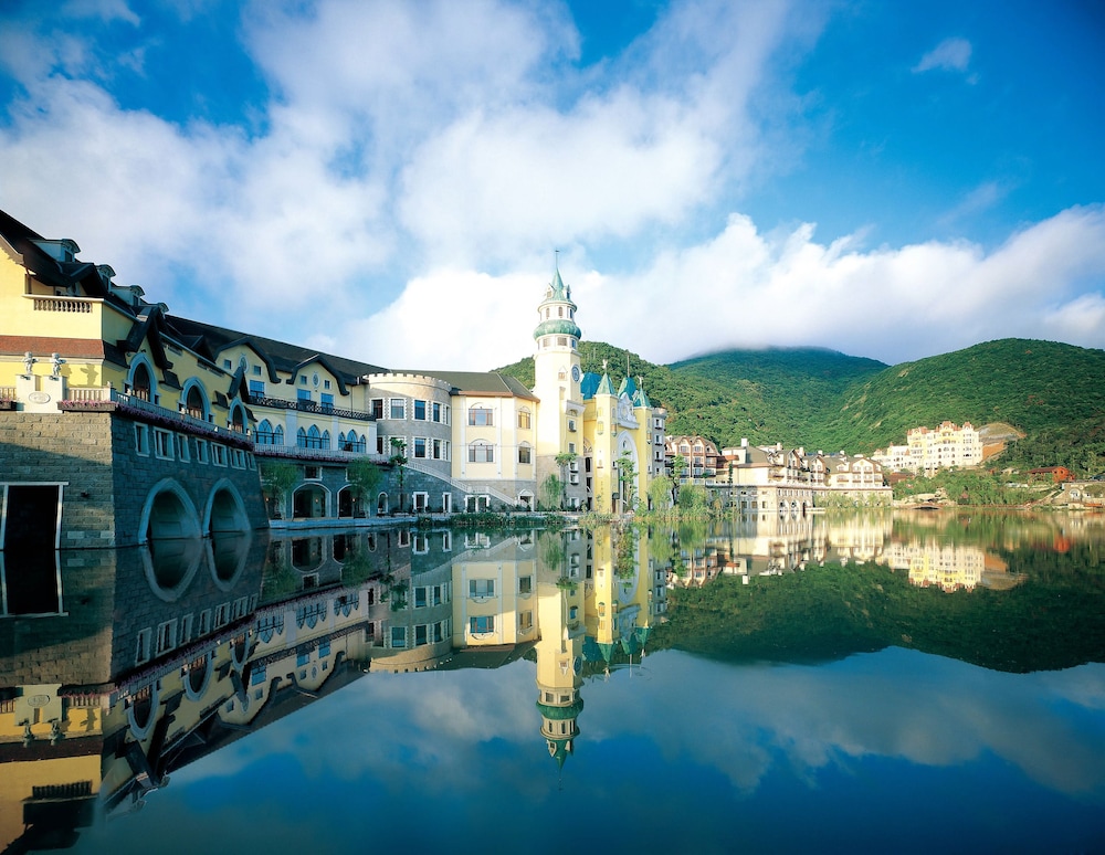 The Interlaken OCT Hotel Shenzhen — 5-Star Luxury Hotel in Shenzhen, People's Republic of China