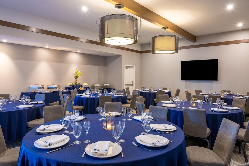 Inn at the Pier Pismo Beach Curio Collection by Hilton - photo 56