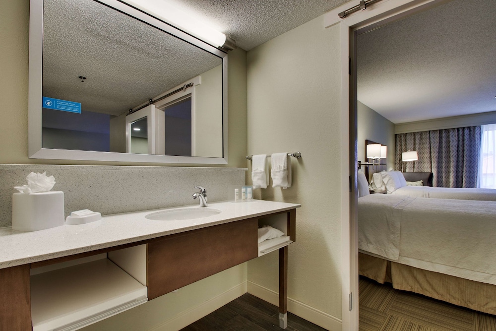 Hampton Inn Warner Robins - photo 18