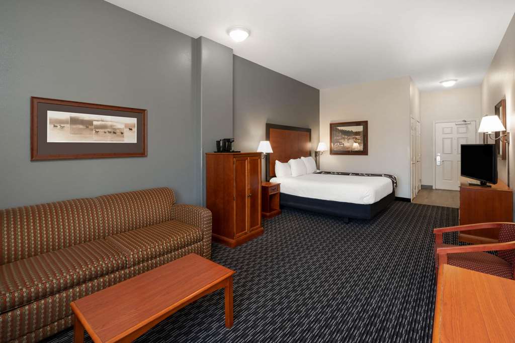 La Quinta Inn & Suites by Wyndham Rifle - photo 14