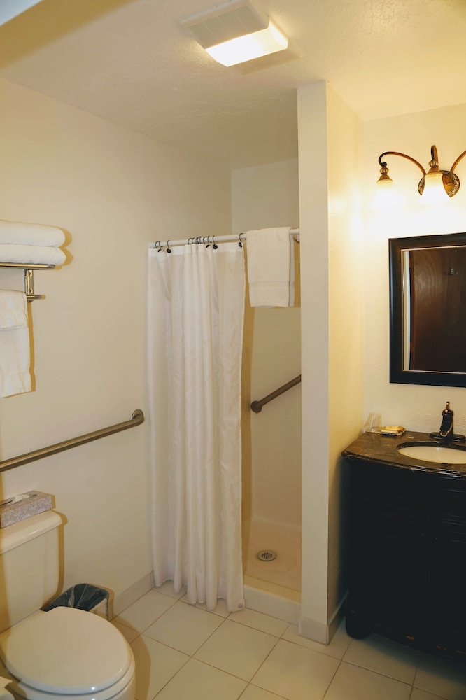 The Riverside Ranch RV Park Motel & Campground - photo 28