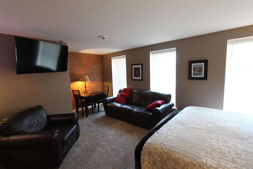 Lodging at the Gaffer Inn - photo 8