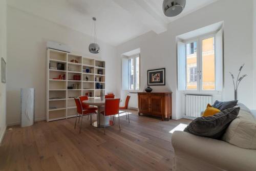 Bright apartment Acquario Romano — 4-Star Luxury Hotel in Rome, Italy