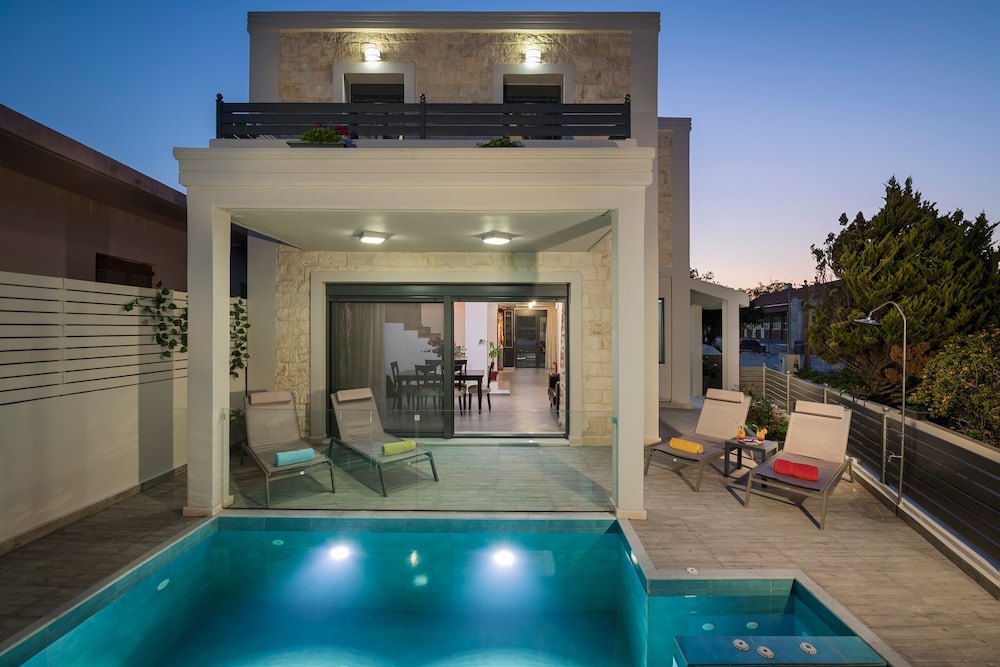 Villa Antoni — 4-Star Luxury Hotel in Chania, Greece