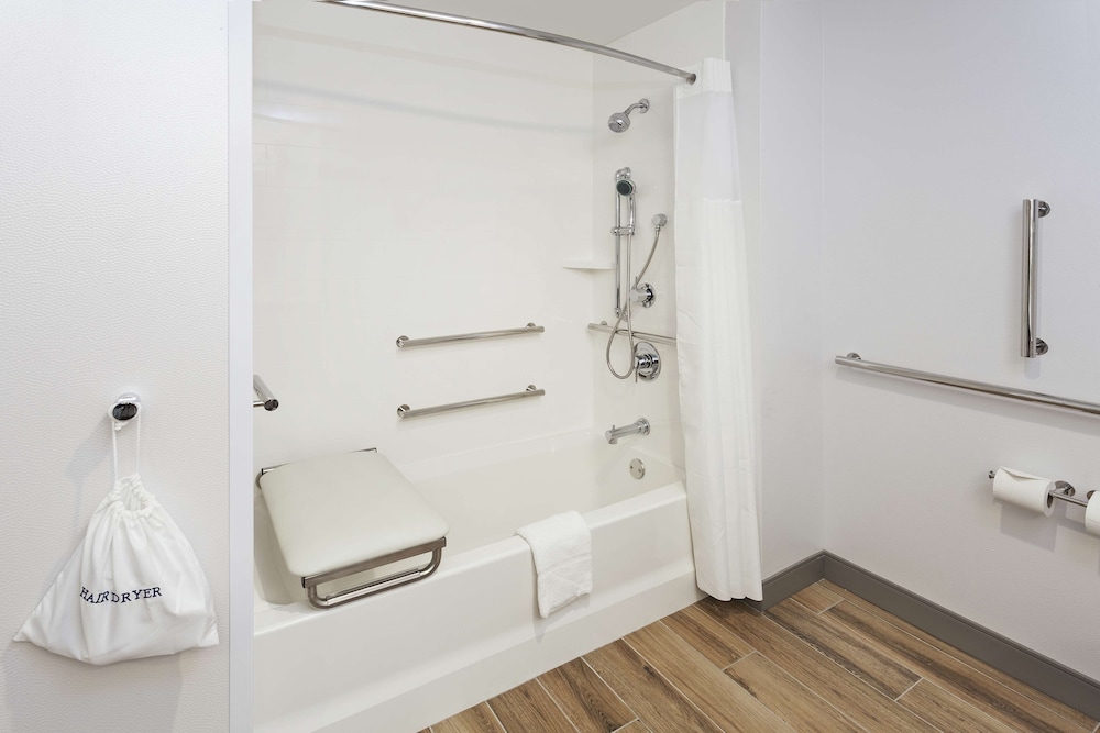 Hampton Inn & Suites Rocky Hill Hartford South - photo 38