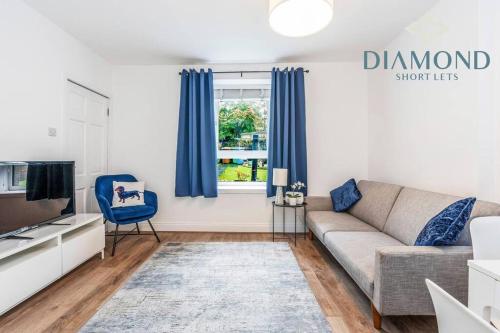 FOUNDRY 2 Bedrooms Fully Equipped Free Parking WiFi FAVOURITE for Contractors Long Stays Welcome Food Bars Shops by Diamond Short Lets — 4-Star Luxury Hotel in Dunfermline, United Kingdom