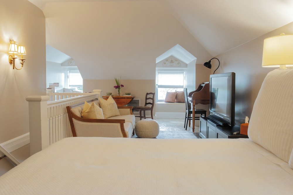 The Trott House Inn - photo 13