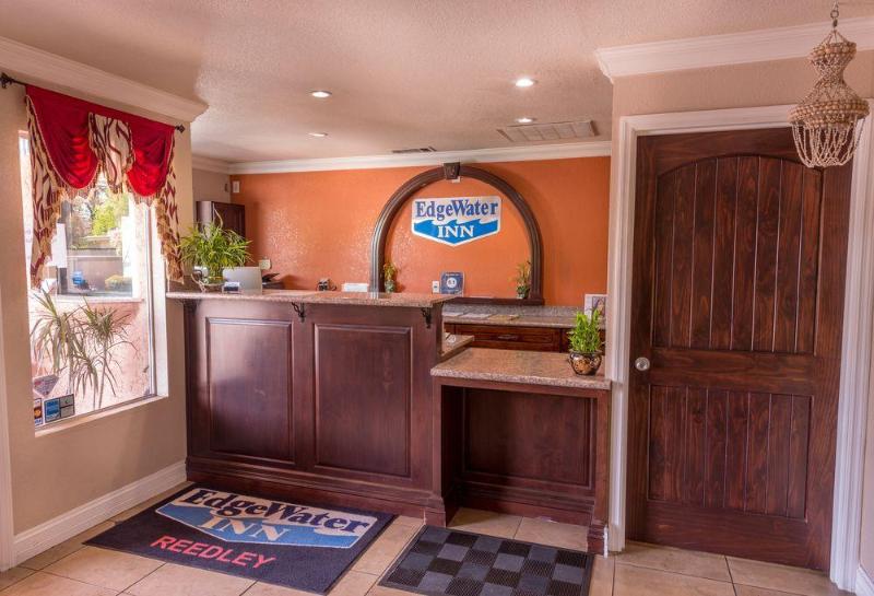Edgewater Inn Reedley - photo 2