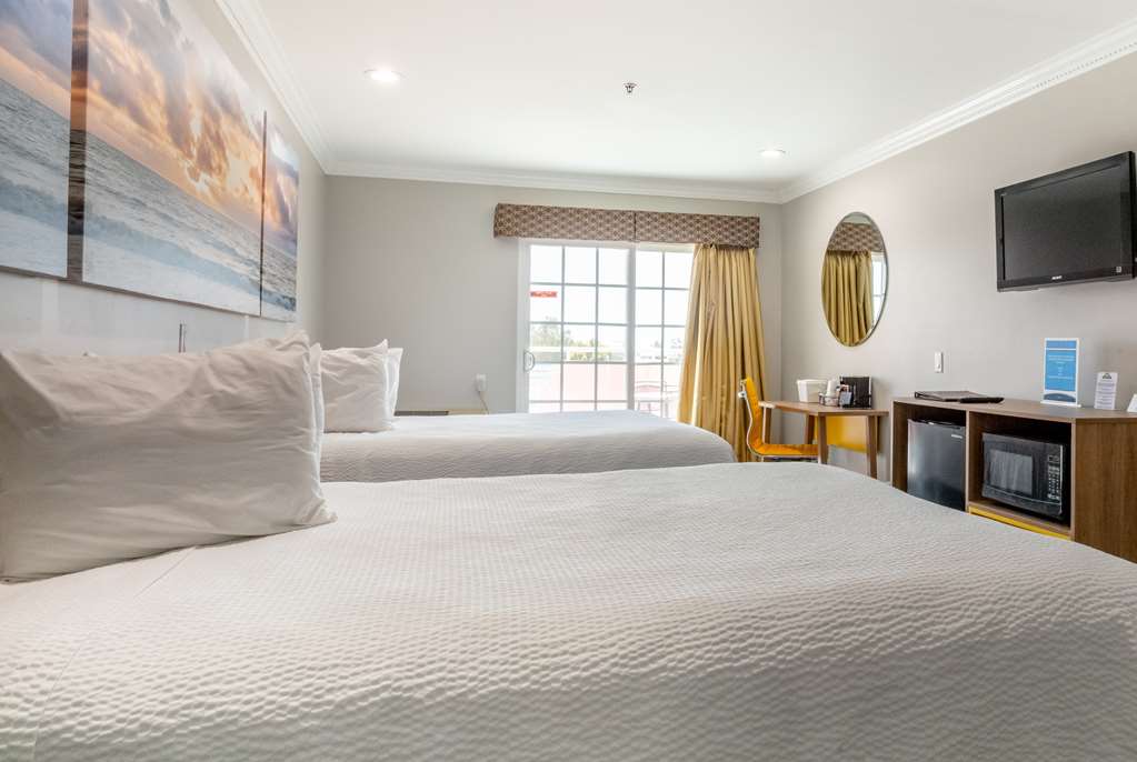 Days Inn by Wyndham Santa Monica - photo 22