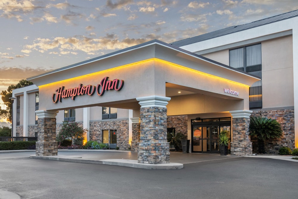 Hampton Inn Adel - photo 33