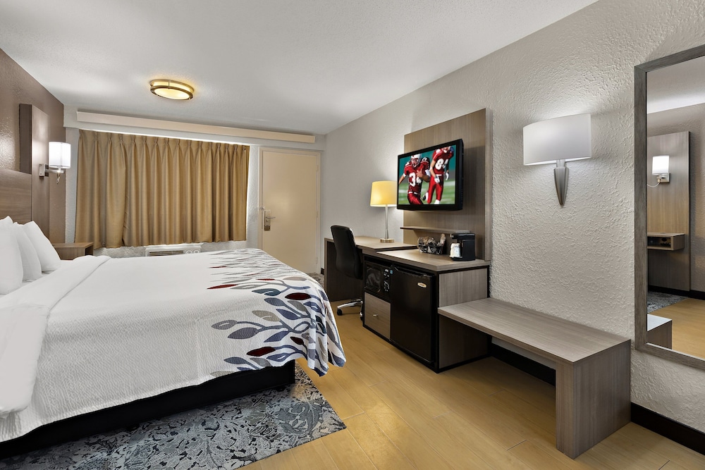 Red Roof Inn Cleveland Westlake - photo 10