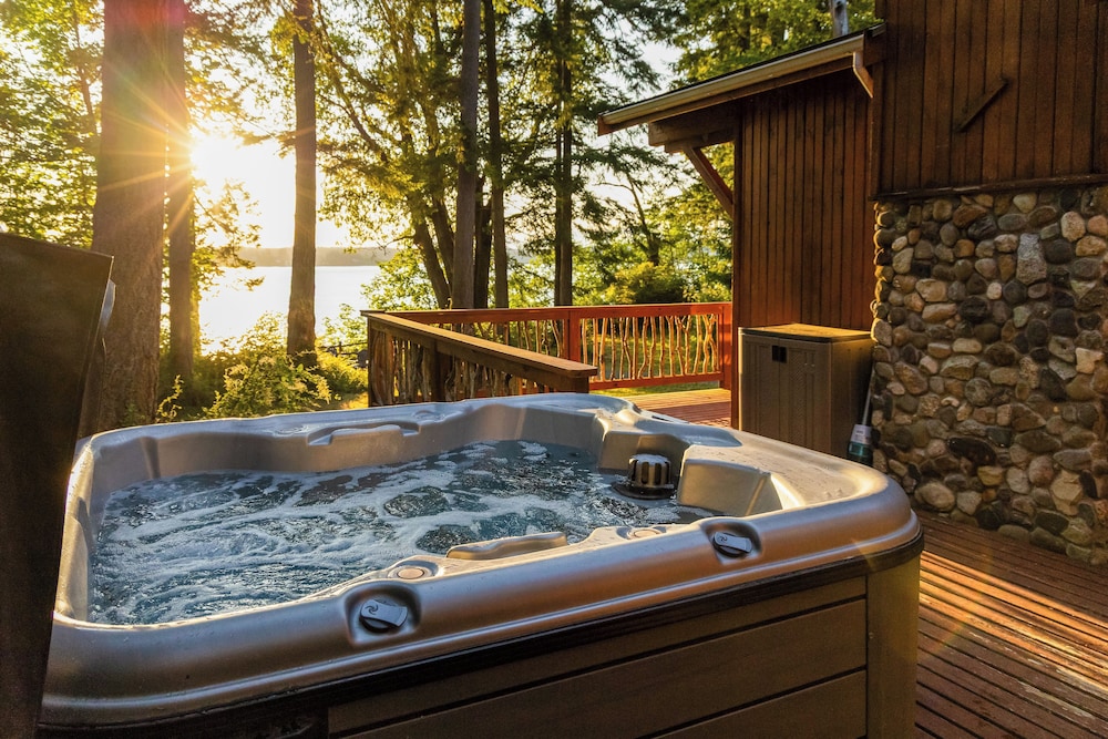 Game Room and Private Beach Anderson Island Gem in Tacoma, United States