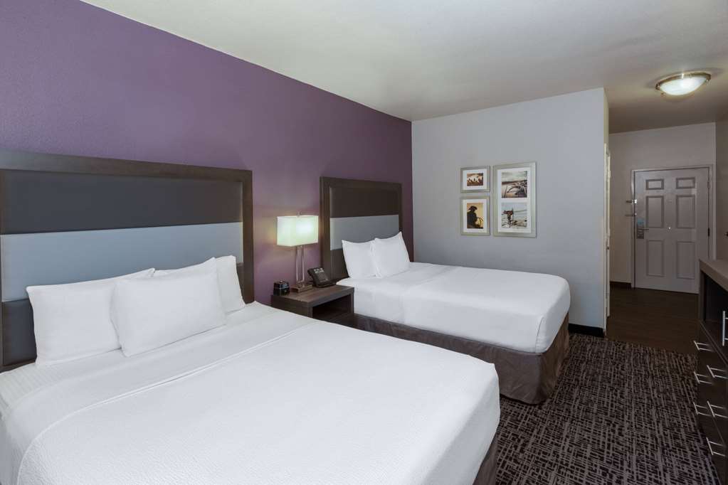 La Quinta Inn & Suites by Wyndham Rockwall - photo 10