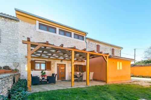 Holiday home in Vodnjan Vodnjan 51820 — 4-Star Luxury Hotel in Vodnjan, Croatia