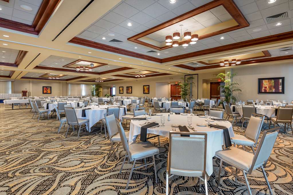 Best Western Plus Oswego Hotel and Conference Center - photo 21