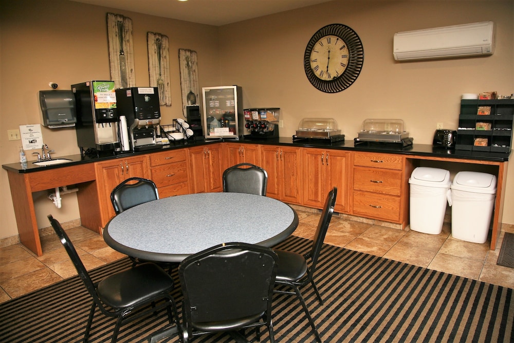 Corporate East Hotel - photo 26