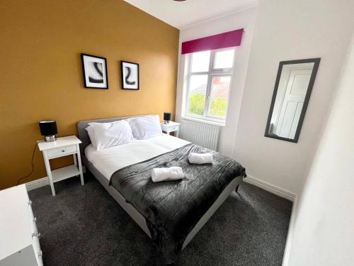 Large 3 bedroom flat — 4-Star Luxury Hotel in Kenton, United Kingdom