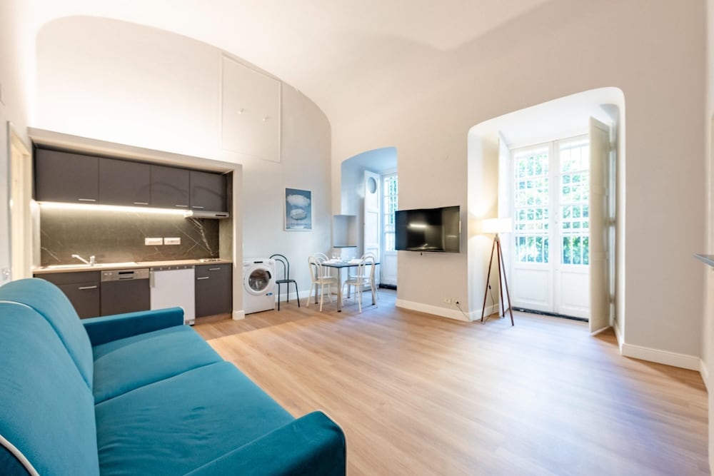 Elegance Historic Center - last minute hotel in Genoa