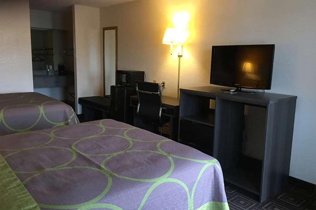 Super 8 by Wyndham Seguin - photo 10