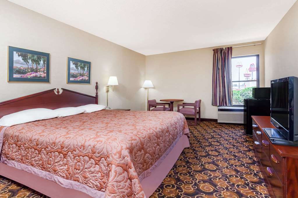 Super 8 by Wyndham Evansville North - photo 13