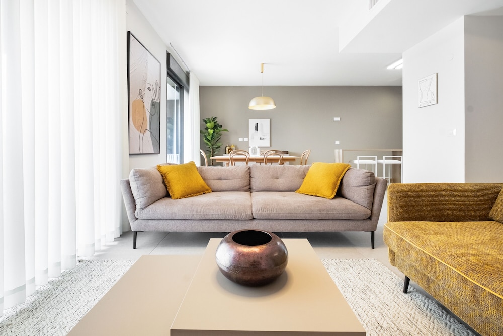 Modern Haven in South TLV by Sea N' Rent — 4-Star Luxury Hotel in Tel Aviv, Israel