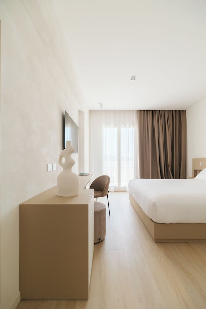Maison Sirolo — 4-Star Luxury Hotel in Sirolo, Italy