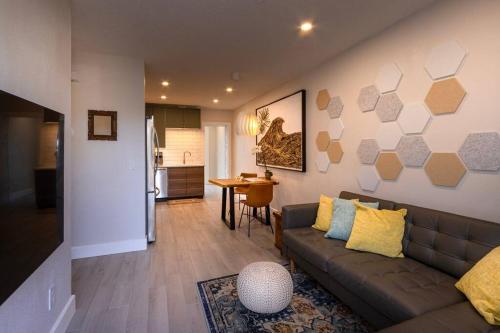 NEW Chic & Cozy Lantana near the Beach & Flagler in New Smyrna Beach, United States