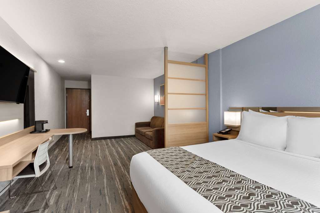 Microtel Inn & Suites by Wyndham Zephyrhills - photo 25