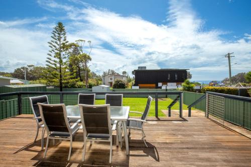 Rockpool Pet Friendly 1 Min Walk to Beach — 4-Star Luxury Hotel in Culburra Beach, Australia