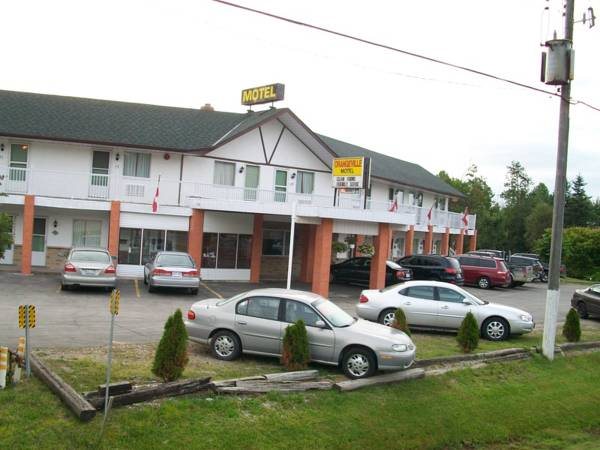 Orangeville Motel in Orangeville, Canada