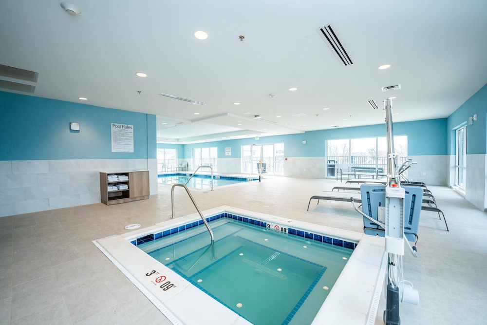 Holiday Inn Express & Suites Charlottesville by IHG - photo 79