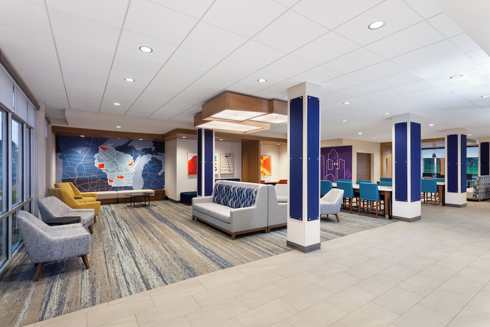 Holiday Inn Express & Suites Reedsburg Dells Area by IHG - photo 62