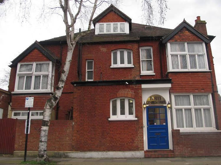 Chiswick Court