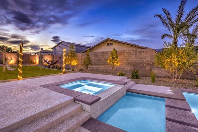 vegas saltwater a luxury pool villa with 5BR Spa wet deck on a half acre lot