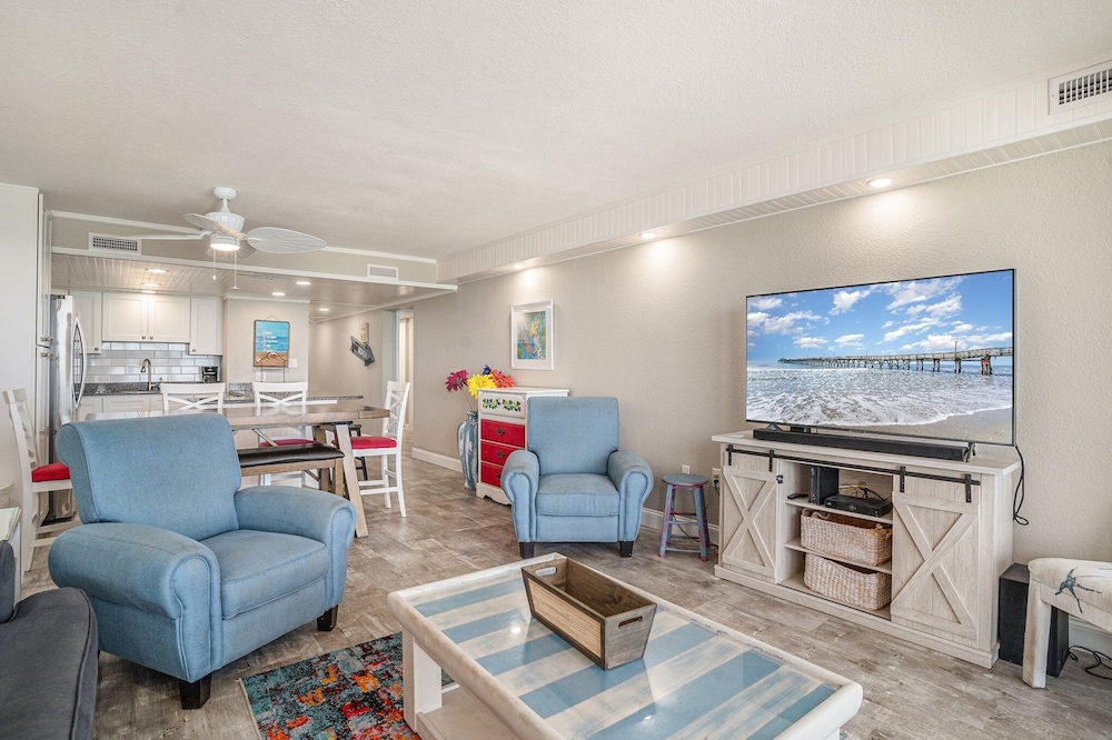 1001 Waters Edge Resort 3 Bedroom Condo by RedAwning - photo 12