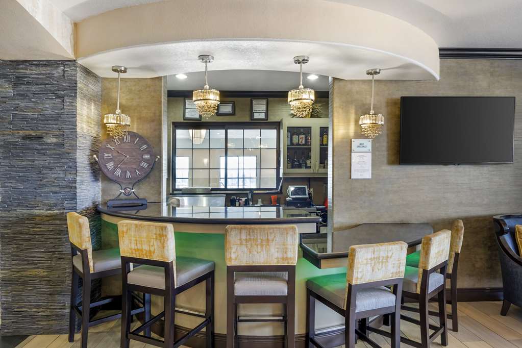 Best Western Plus Emerald Inn & Suites - photo 7