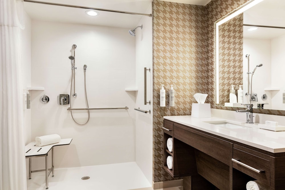 Home2 Suites by Hilton Milwaukee West - photo 23