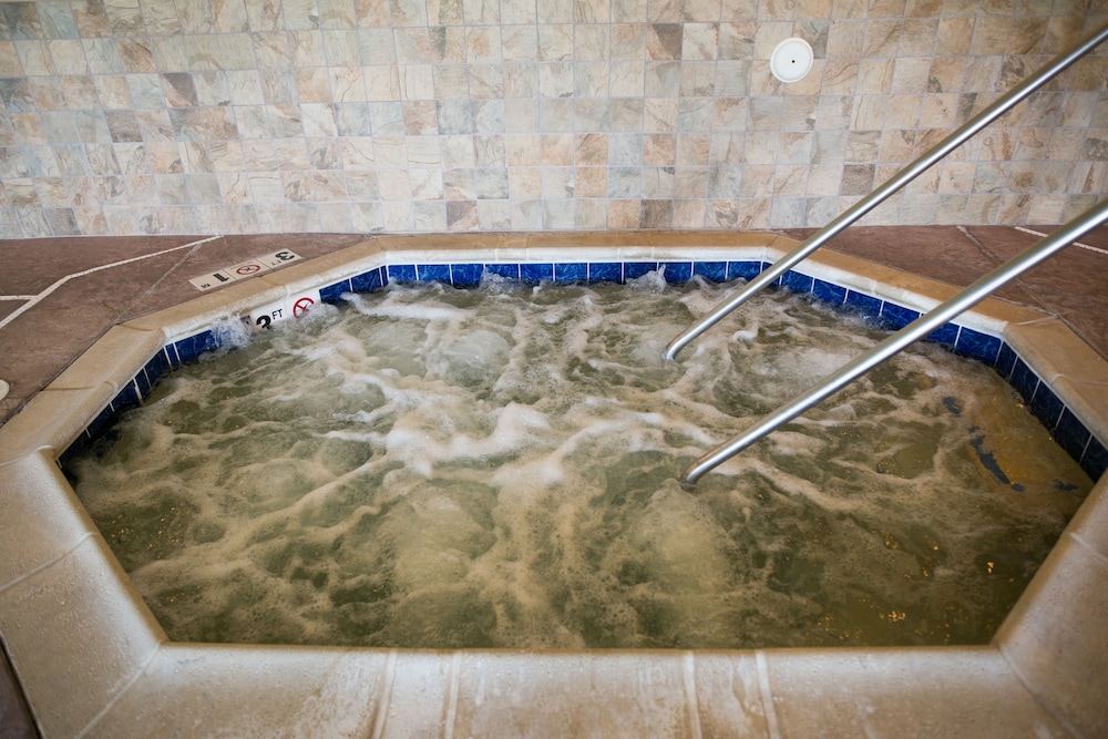 Holiday Inn Express Hotel & Suites Northwood by IHG - photo 22