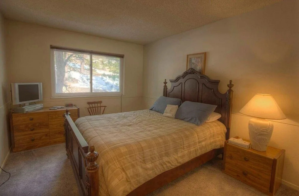 Heavenly Chairview Condo 2 Bedroom Home by RedAwning