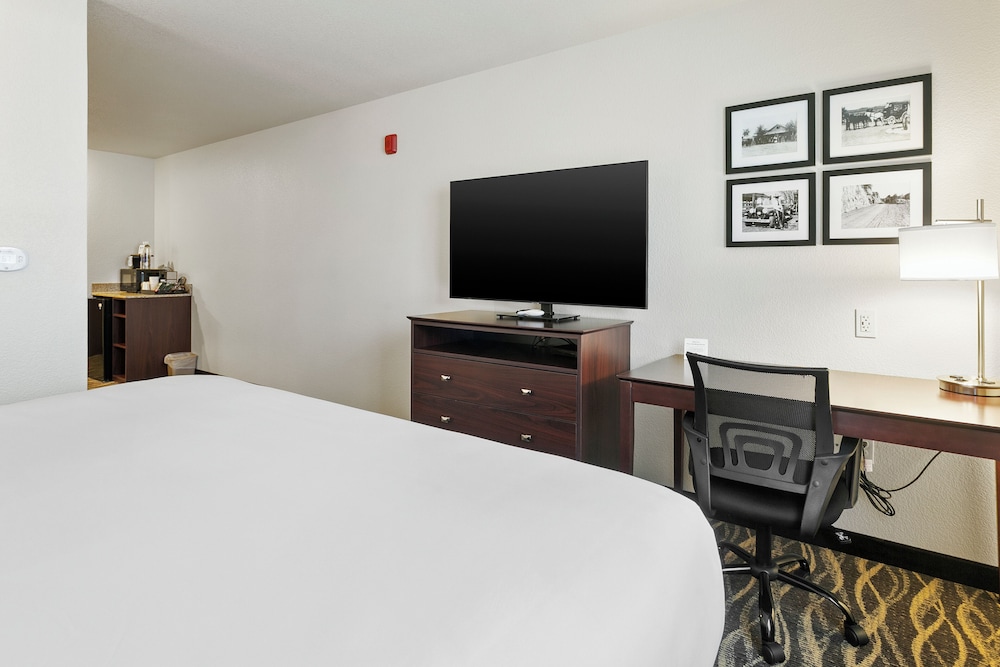 Cobblestone Hotel & Suites Wickenburg - photo 22