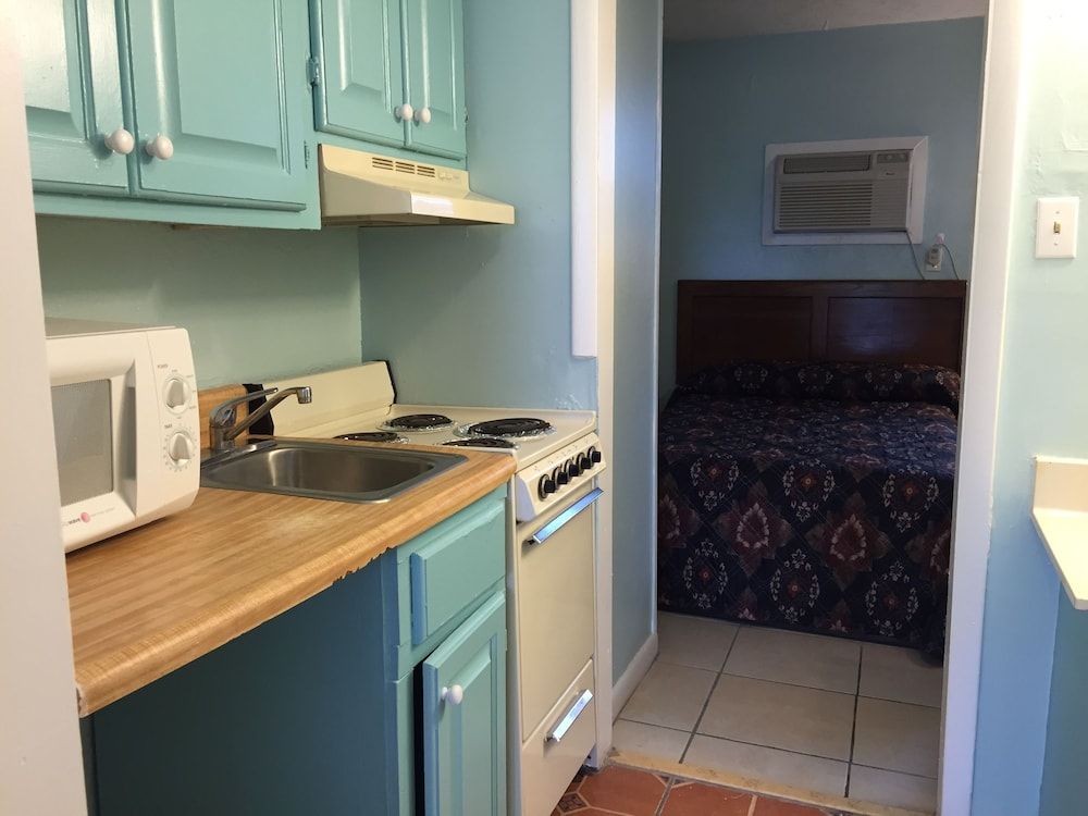 Calypso Motor Inn - photo 9
