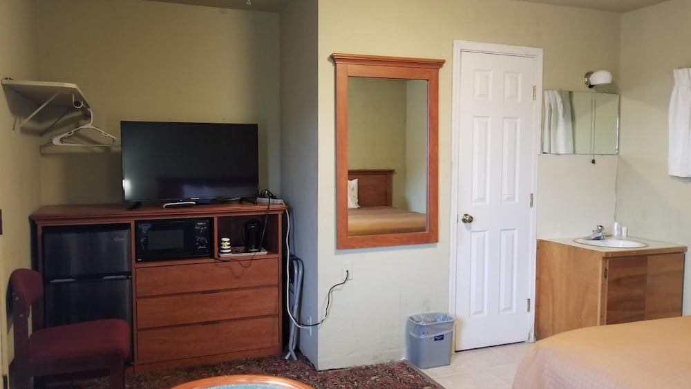 Quick Stop Motel - photo 18
