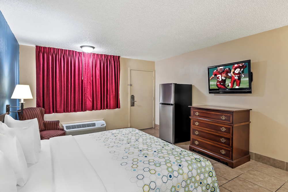 HomeTowne Studios by Red Roof Yuba City Bonanza Marysville - photo 20