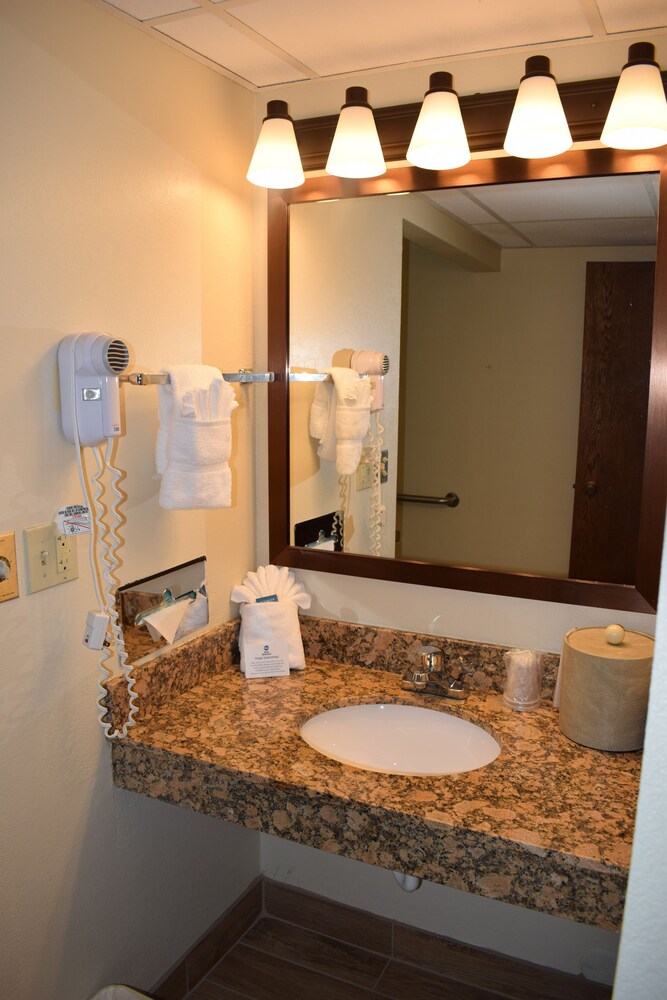 Best Western Wichita North Hotel and Suites - photo 37