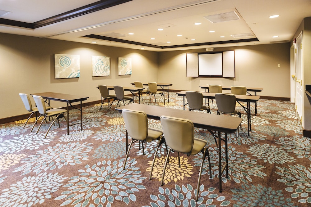 Staybridge Suites Toledo Maumee by IHG - photo 31