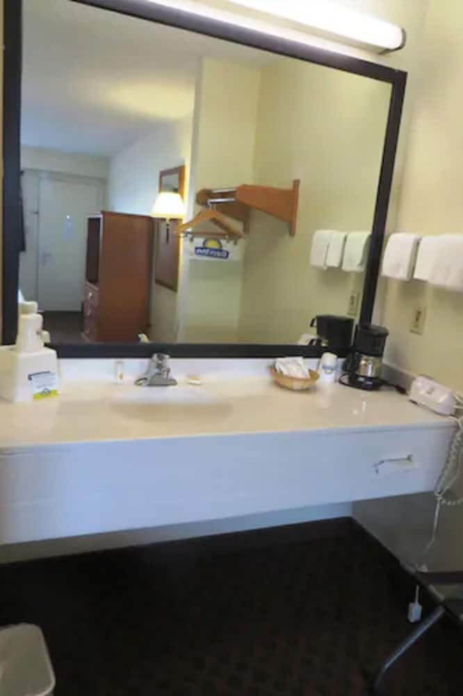Days Inn by Wyndham Plainfield - photo 25