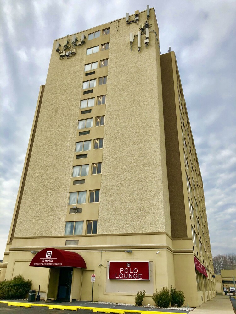 E Hotel Banquet & Conference Center — hotel in Edison