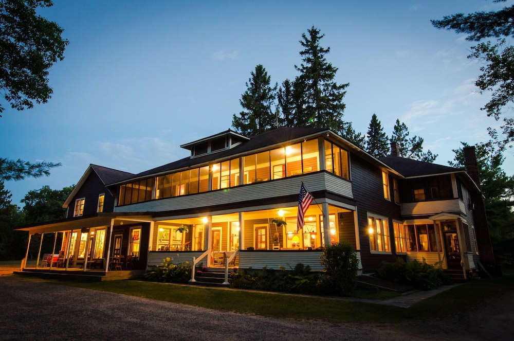 North Branch Outing Club — hotel in Grayling