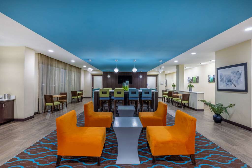 La Quinta Inn & Suites by Wyndham Artesia - photo 6