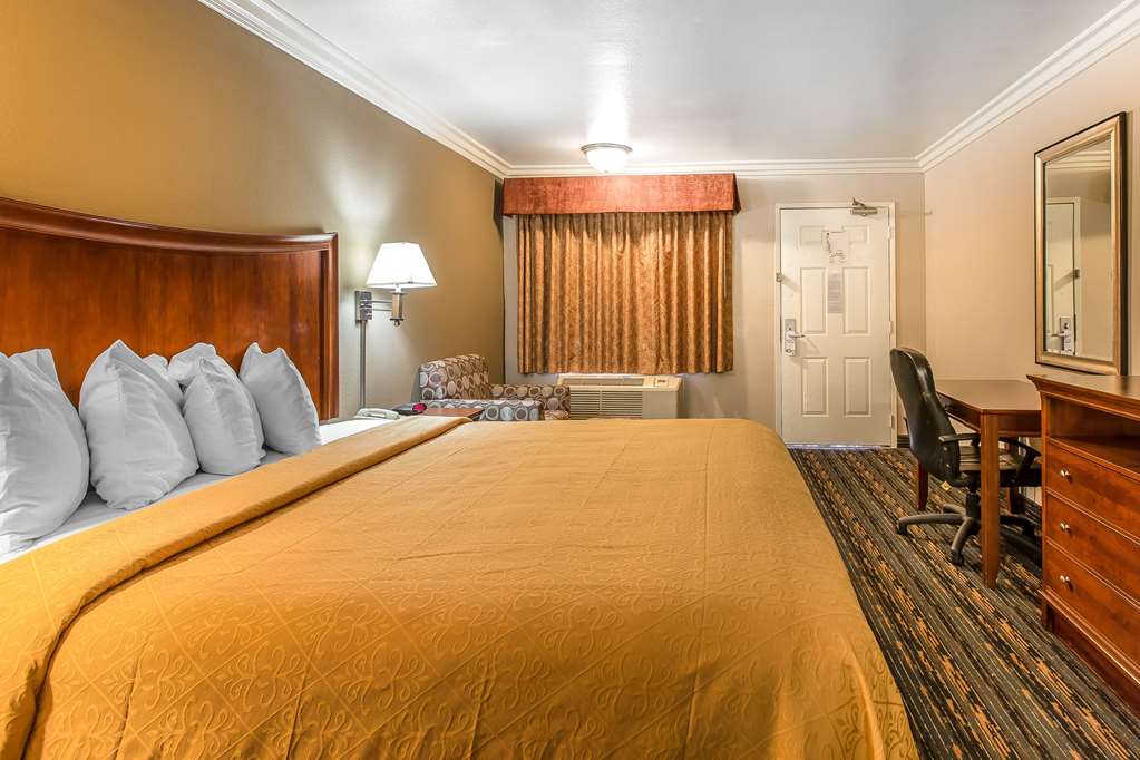 Quality Inn Lake Elsinore I 15 - photo 17
